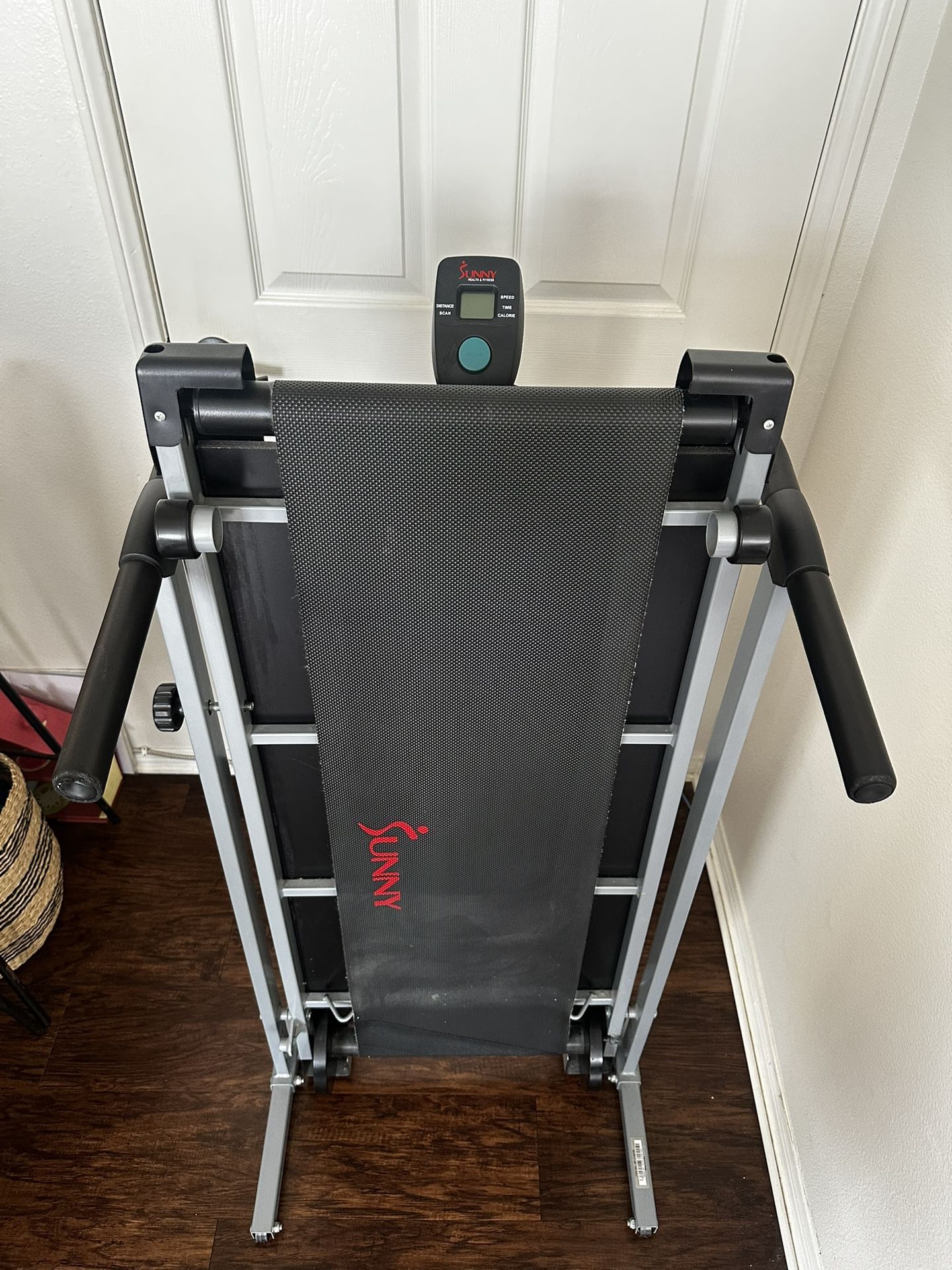 Sunny Health & Fitness SF-T1407M Manual Walking Treadmill – Used, Good Condition