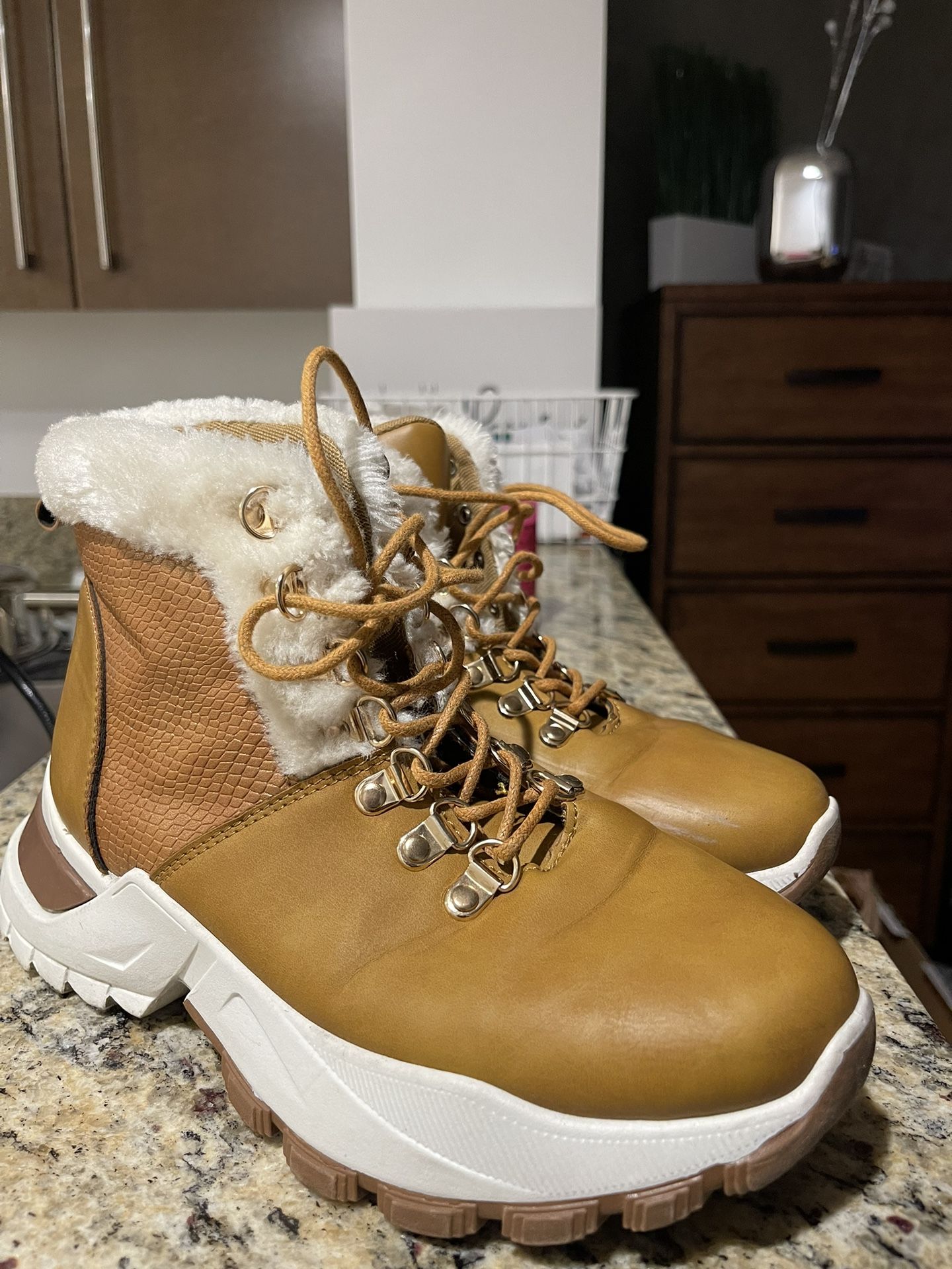Women’s Hiking Boots!