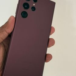 Samsung Galaxy S22 Ultra  , Unlocked   for all Company Carrier ,  Excellent Condition Like New 