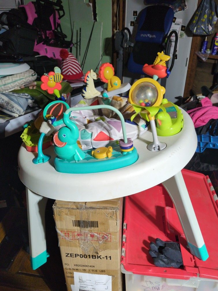 Kids Toy Standing Center