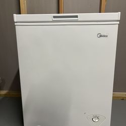 Chest Freezer - 5 CU FT