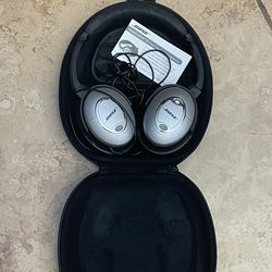 BOSE noise cancelling headphones $100.00 CASH. TEXT FOR PRICES.