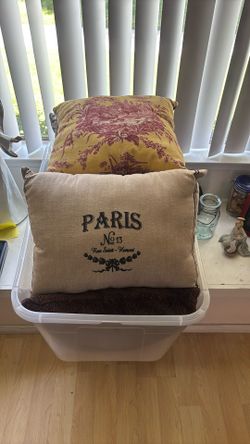 Coach Pillows NEW Lot Of 7
