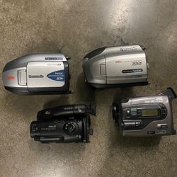 VINTAGE 90’s HI-8 / VHSC / VIDEO8 Camcorders