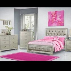 *Holiday Flash Sale!!!*---Stylish Jasmine Queen/King Bed/Dresser Sets---From $499!!!---Delivery/$10 Down Financing🫡