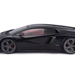 Maisto Special Edition 1:18 Scale Lamborghini Countach LPI 800-4 Diecast Model