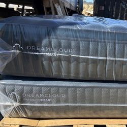 New Dreamcloud King Size Mattress 