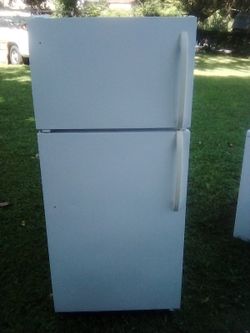 Refrigerator 