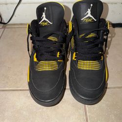 Size 10.5 - Jordan 4 Retro Mid Thunder