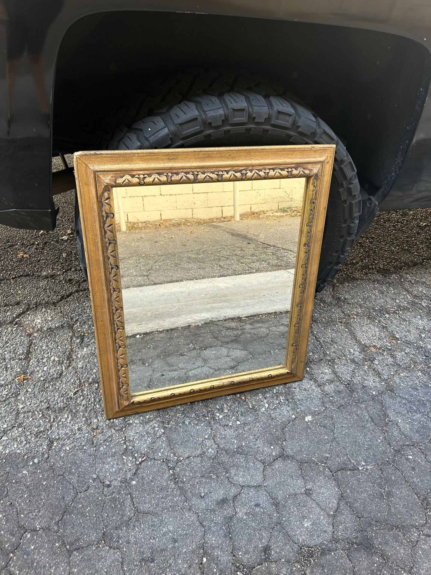 Vintage Gold Framed Mirror 24x28
