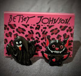 Betsey johnson earings