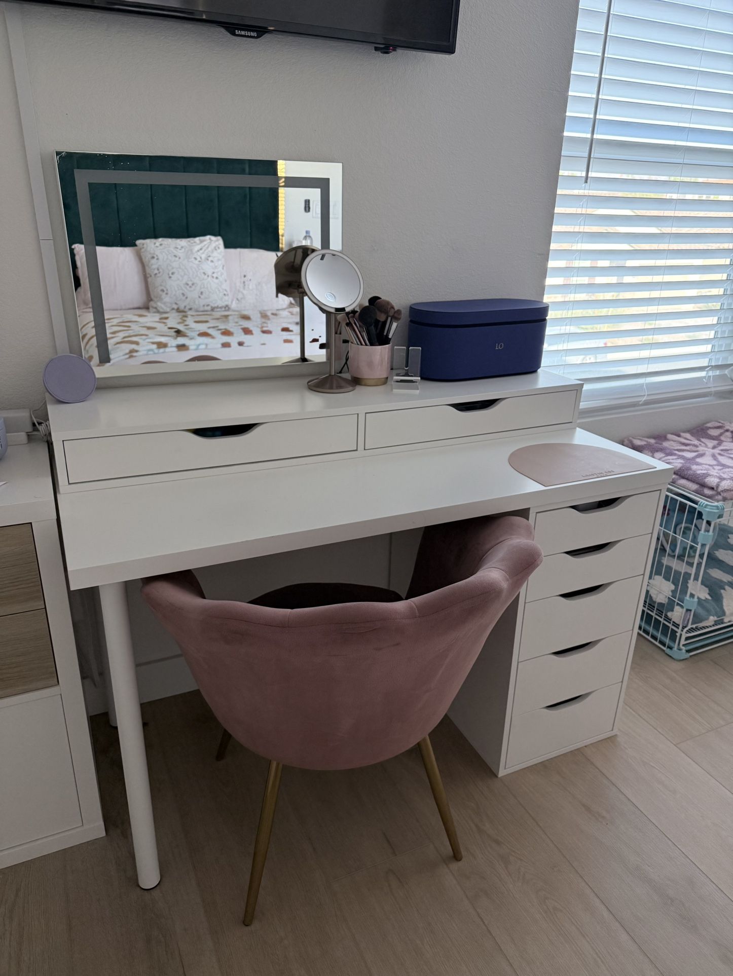 IKEA Vanity Desk + Mirror Set – Modern White Beauty Setup