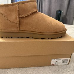 New Uggs Classic Ulta Mini 