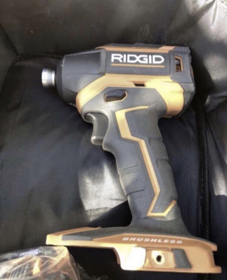 RIDGID R86038SB4 18 Volt Lithium Ion Cordless Brushless 1 4 in. Impact Driver Kit with 2.0 Ah Battery and 18 Volt Charger for Sale in St. Petersburg FL OfferUp