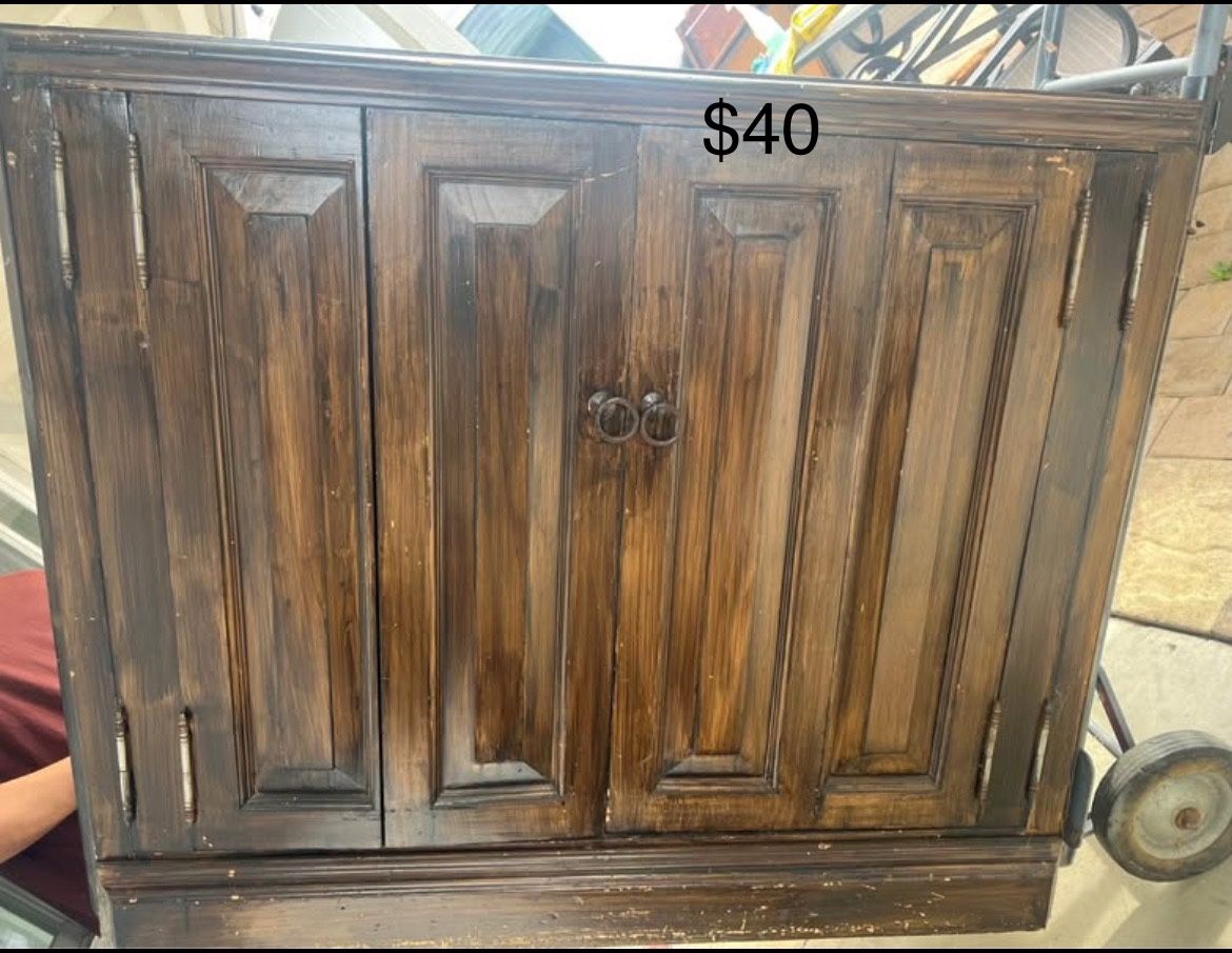 Entertaining/ Receiver Tv Cabinet