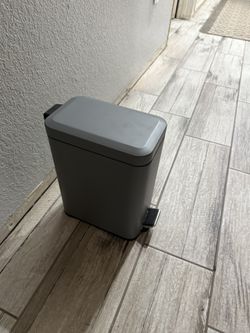 Small Trash Can 