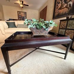 Formal Coffee Table-walnut