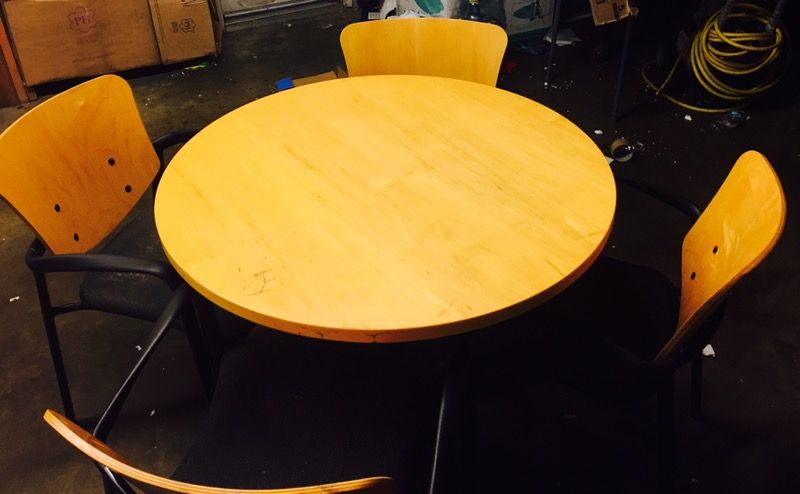 Table set of 4 chair
