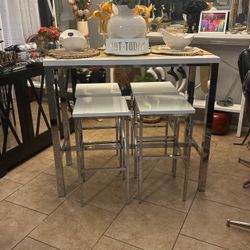 White Crown 5 Pic Table Set