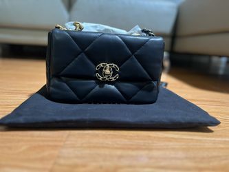19 Genuine Leather Lux Bag for Sale in Fullerton, CA - OfferUp