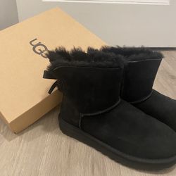 UGG Women's Mini Bailey Bow II