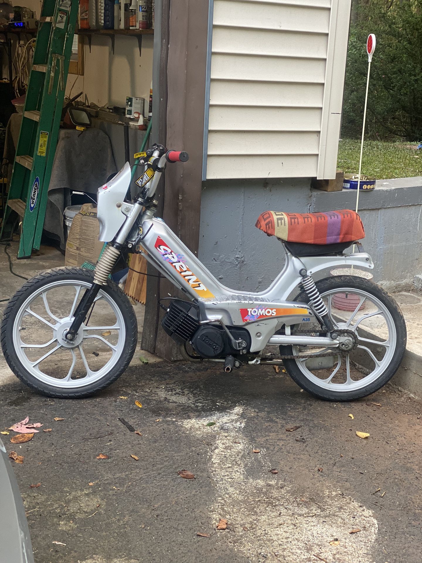 Tomos