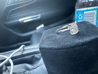 DIAMOND RING