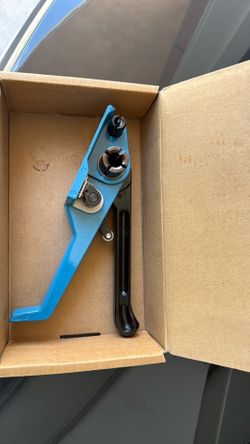 Uline H-573 Deluxe Strapping Tensioner – Like New