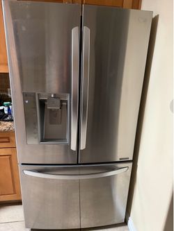 LGLFDS22520S - Refrigerator/Freezer - French Door Bottom Freezer with Water Dispenser - Stainless Steel