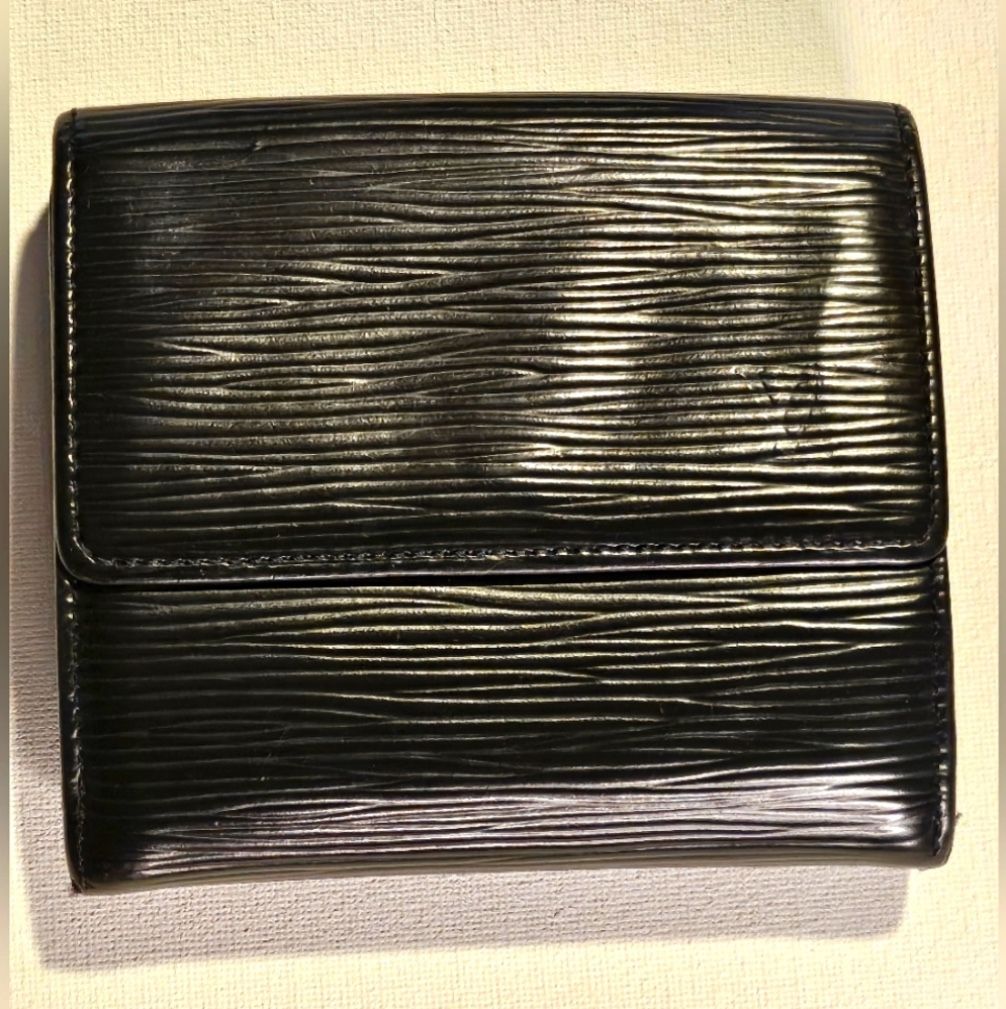 Authentic LV Black ⚫️ Epi Wallet