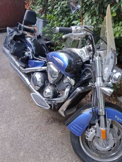 Blue and Black Cruiser Motorcycle