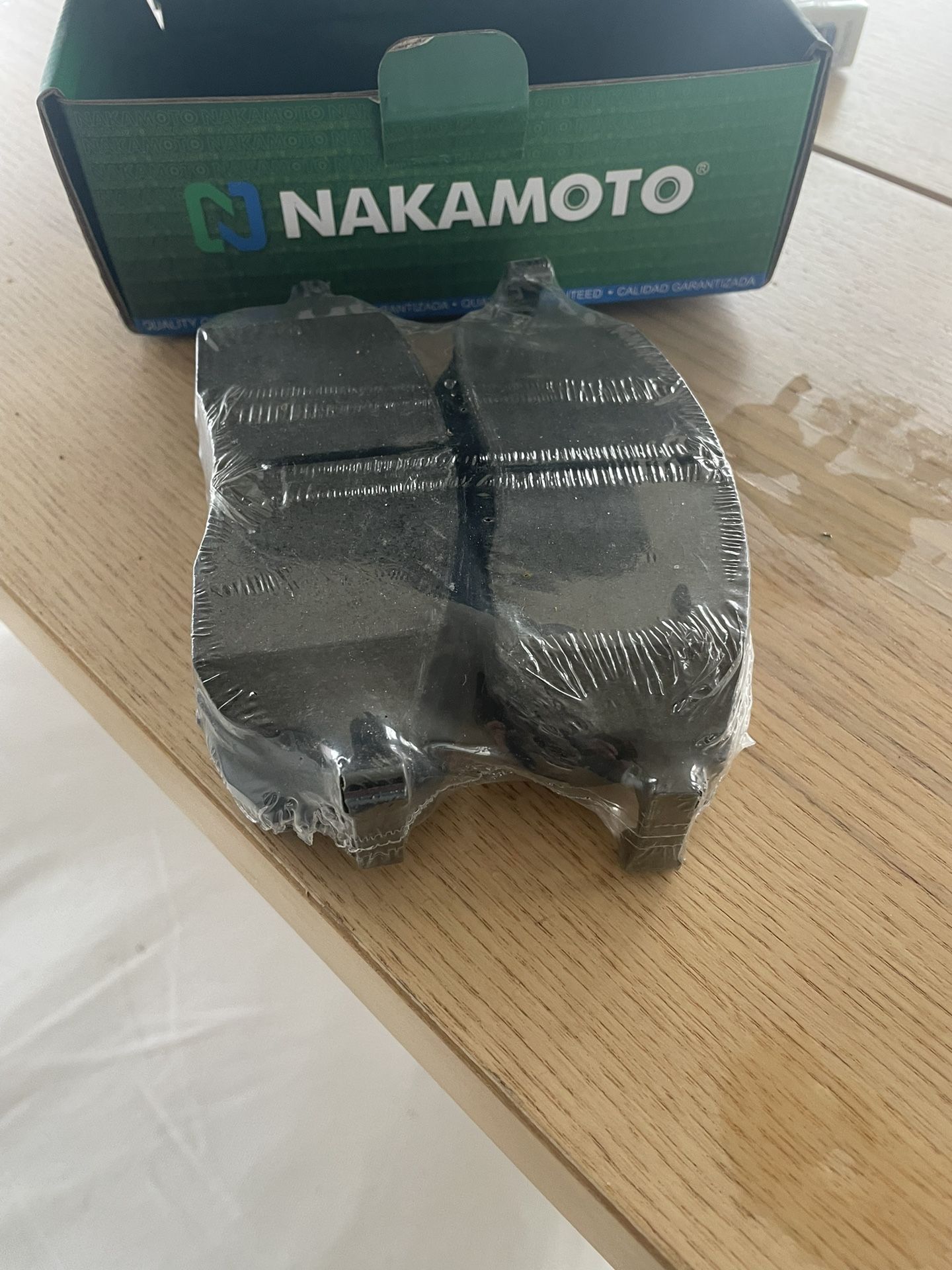Nakamoto 1ABPS00101 / CD815 Ceramic Front Brake Pad Set for Infiniti, Nissan NEW