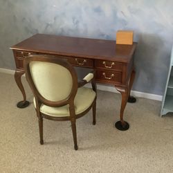 Office Desk With Chair
