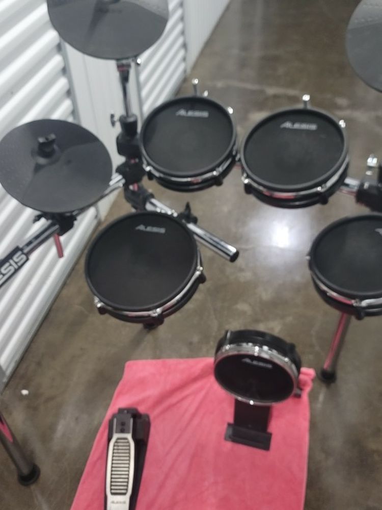 Alesis Command Drum Set, missing Drum Module, Excellent Conditions