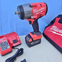 Milwaukee 18V FUEL 1/2in. High Torque Impact Wrench KIT