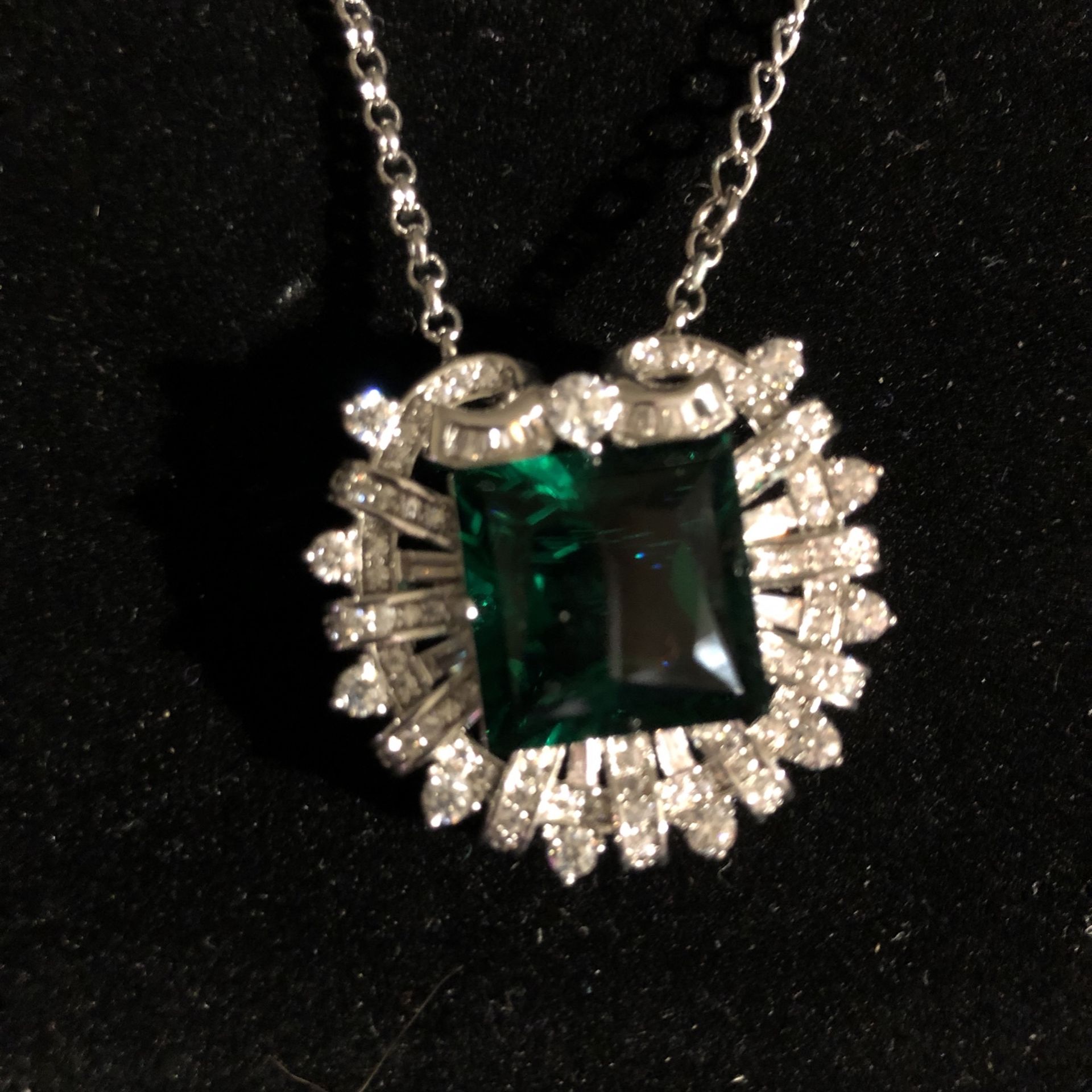 Smithsonian Institution HOOKER EMERALD 