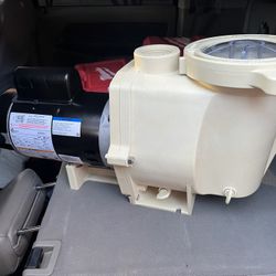 1 1/2 Hp Pool Pump. 