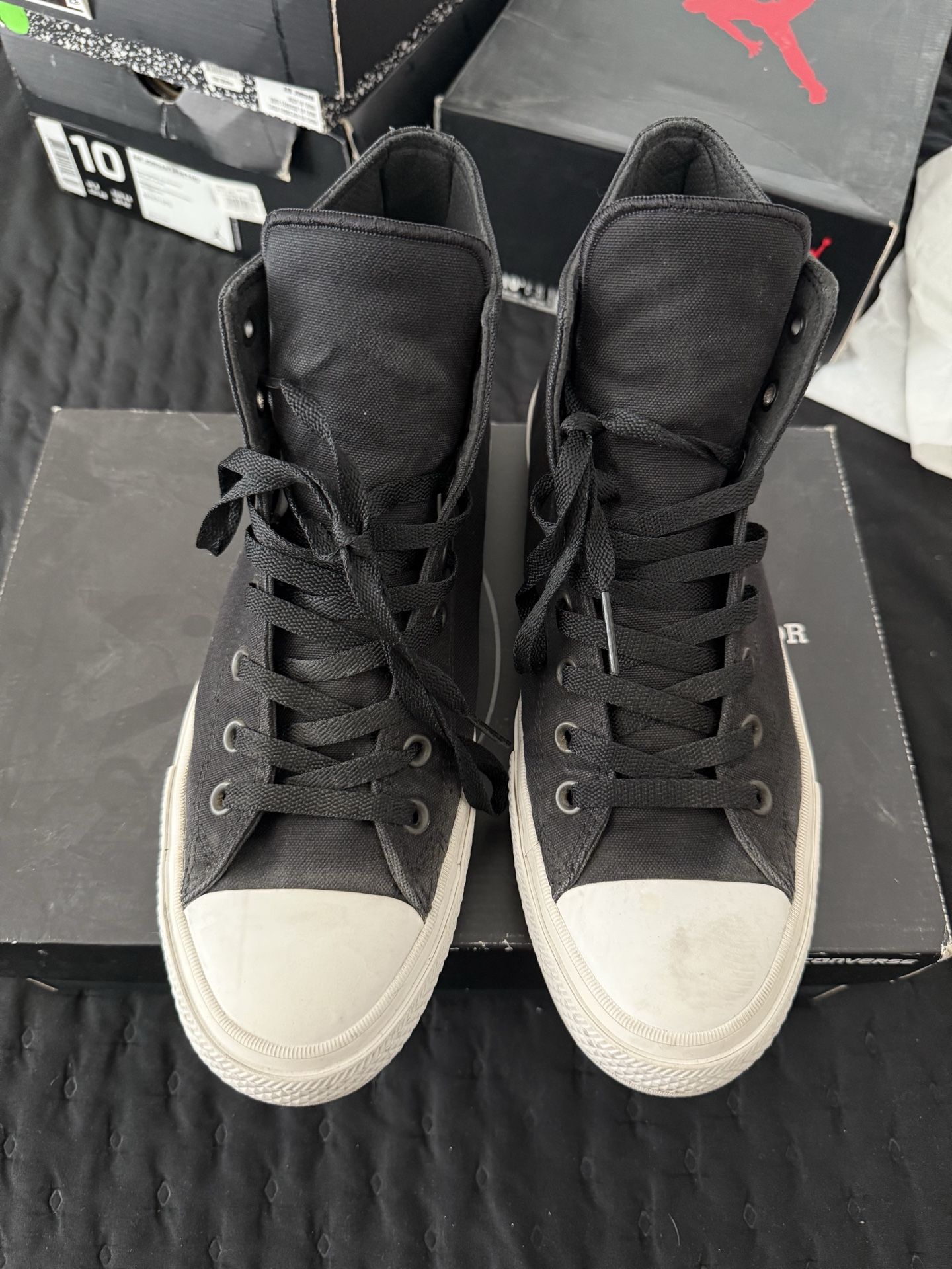 Black and white converse