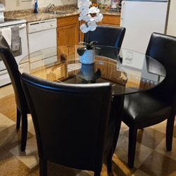 Glass Table And Chairs 