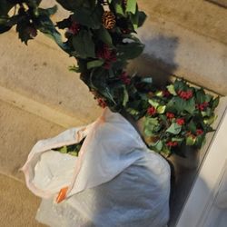 Large Bundle.for Stair Christmas DECOR. PICK IP 