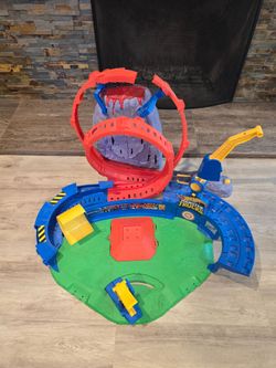 Moster Truck Dino Loop