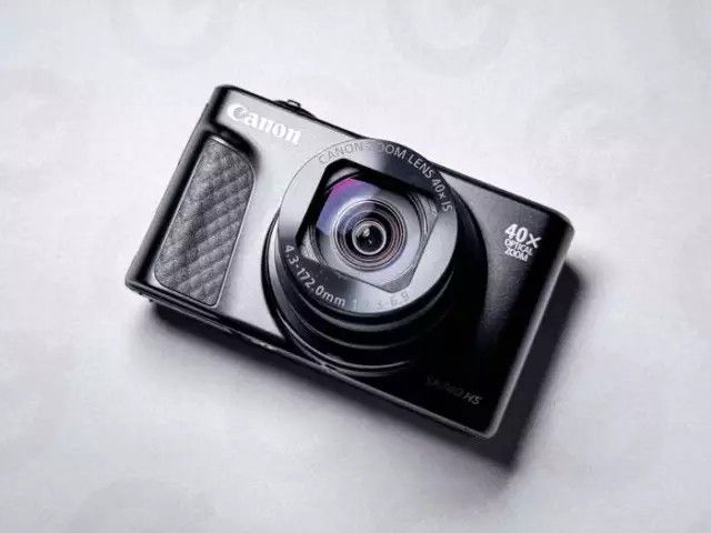 Canon PowerShot 740 Hs