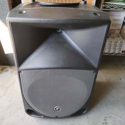 Mackie TH-15A Thump 15" Powered PA Speaker – 2-Way Active Loudspeaker