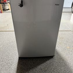 Haier 4.5 Cubic Foot Fridge.