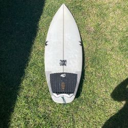 Surfboard 5’8