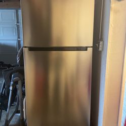 Vissani Refrigerator