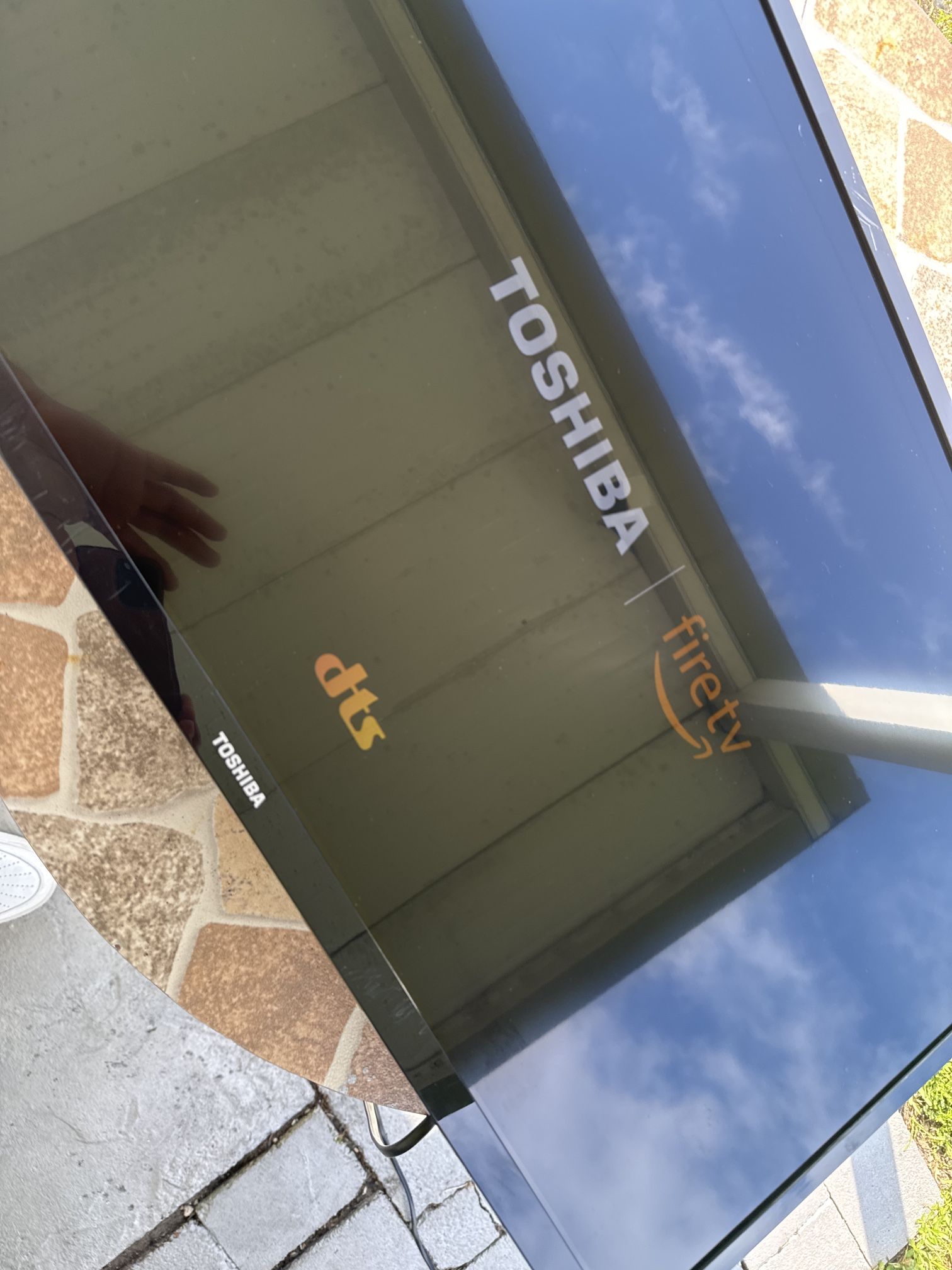 32” Toshiba Fire S-Mart 45$