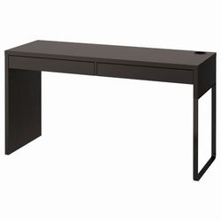 Twin bed and 2 drawer desk, take both for $165 ( Moving Sale)
