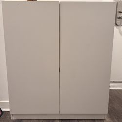 XL Litter Box Enclosure (Litter Robot 4 for sale $400 in separate but not included with enclosure)