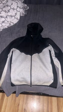 Black n grey Nike tech